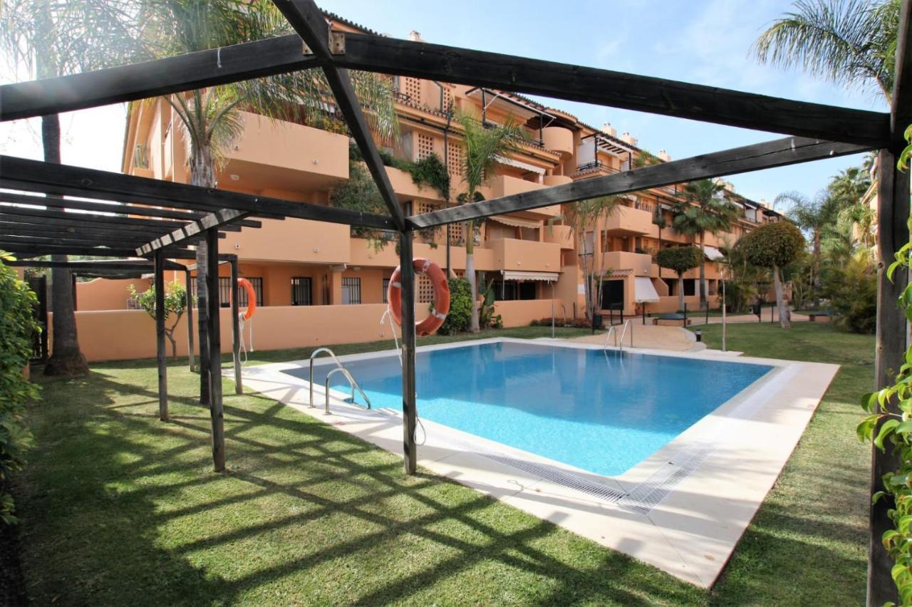Apartamento Beachfront La Jacaranda Marbella Exterior foto